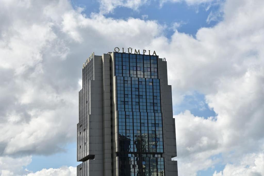 Kahe Magamistoaga Ja Suure Elutoaga 3-Toaline Korter Vaatega Tallinna Aerikeskusele エクステリア 写真