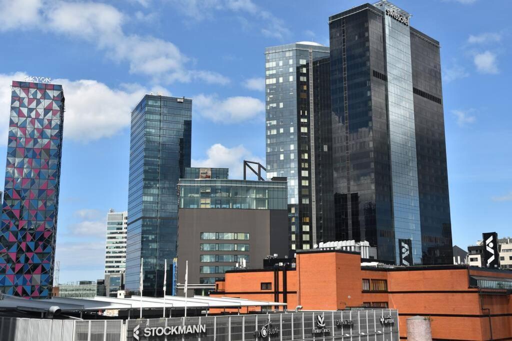 Kahe Magamistoaga Ja Suure Elutoaga 3-Toaline Korter Vaatega Tallinna Aerikeskusele エクステリア 写真