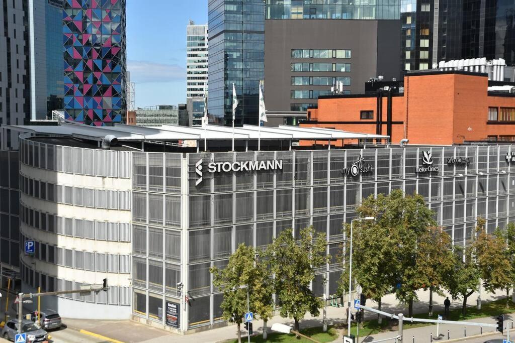 Kahe Magamistoaga Ja Suure Elutoaga 3-Toaline Korter Vaatega Tallinna Aerikeskusele エクステリア 写真